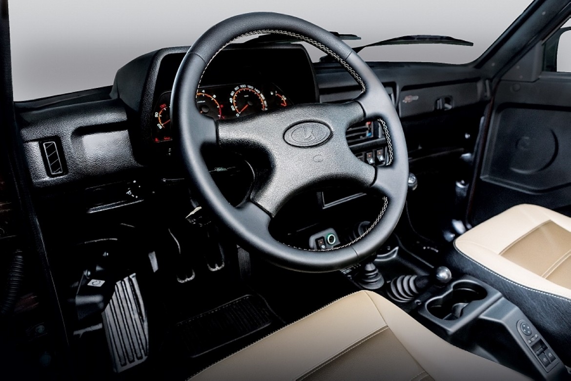 Юбилейная версия Lada 4x4 встала на конвейер Юбилейная версия Lada 4x4 встала на конвейер