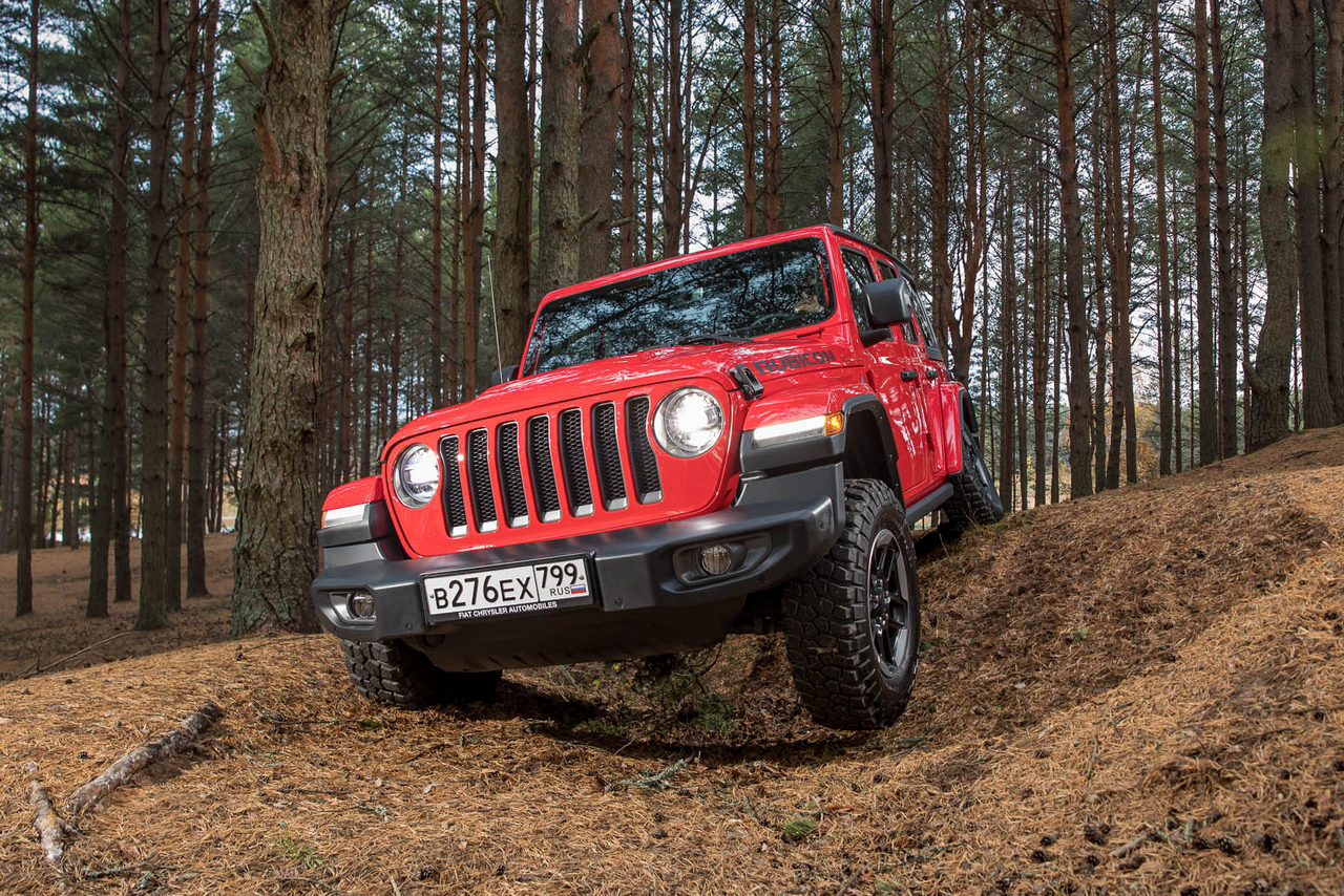 Тест драйв джипа. Jeep Wrangler 2021 тест драйв. Jeep Wrangler 2016 тест драйв. Джип Вранглер пикап тест драйв бездорожье. Угол въезда джип Вранглер.